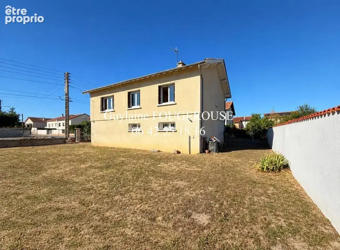 Maison au centre de SAVIGNEUX  42600 - 4 chambres - photo 2