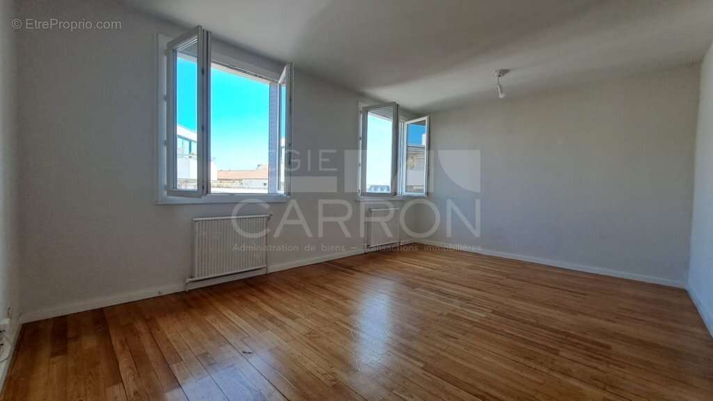 Lyon 7 – appartement t3 de 70 m² en dernier étage avec vue dégagée - photo 2