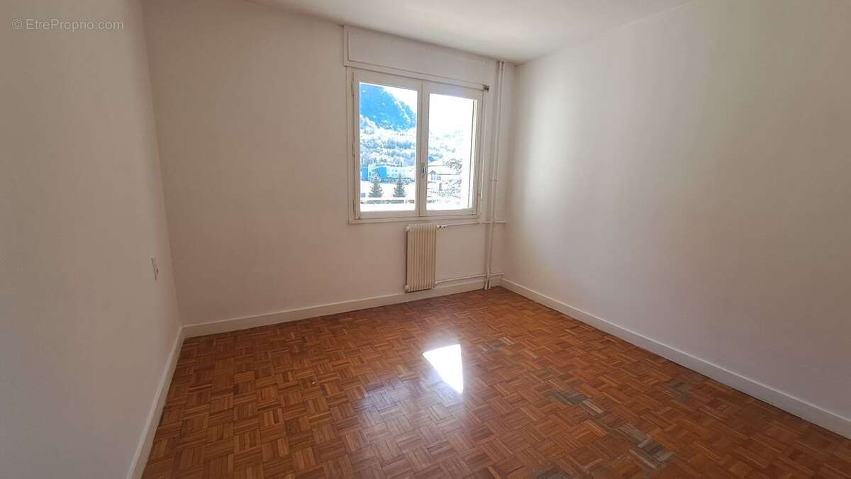 Appartement à CHALLES-LES-EAUX