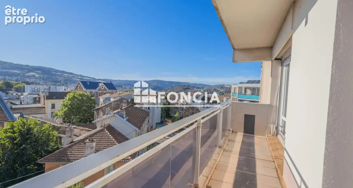 T4 à rénover avec balcon et garage – Centre Firminy - photo 4