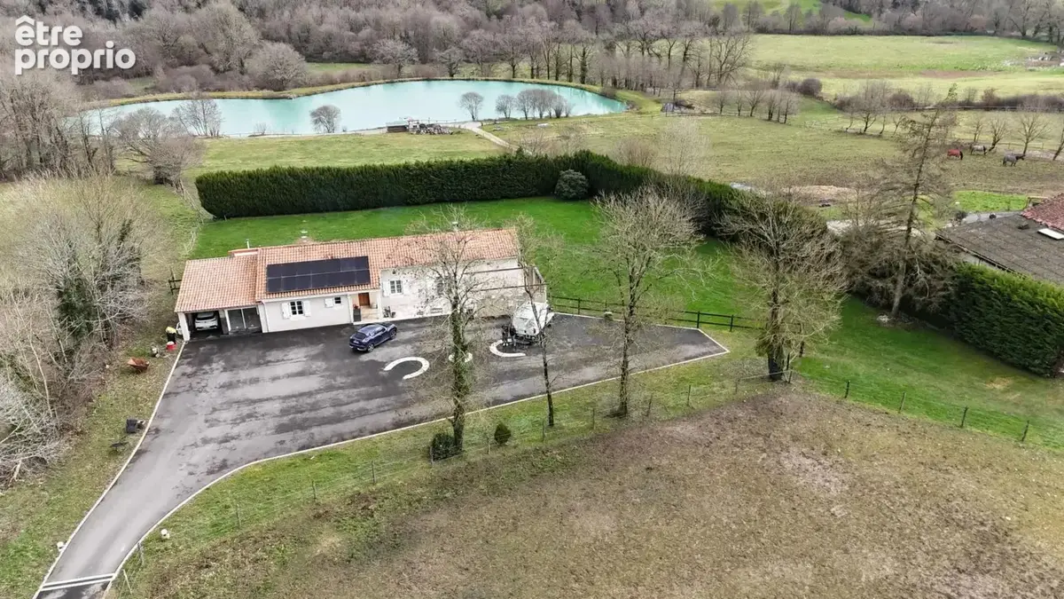 Maison de 3 chambres avec piscine, 6 hectares de terrain et installations équestres - photo 2
