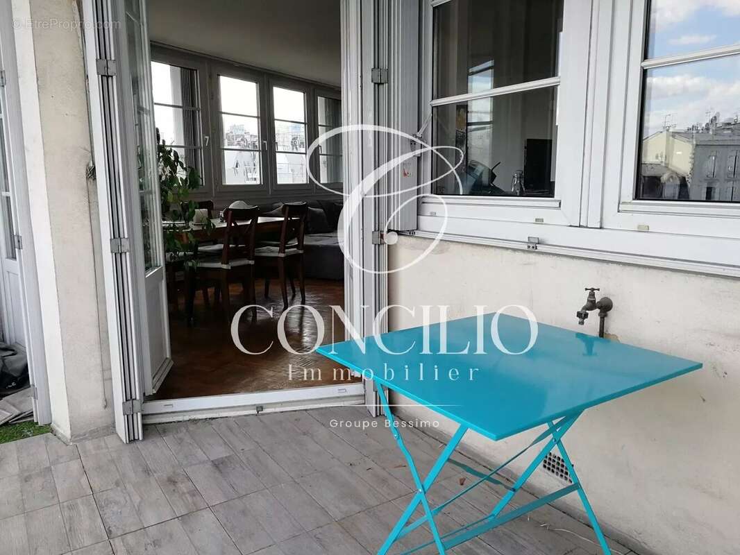 Appartement à LA GARENNE-COLOMBES