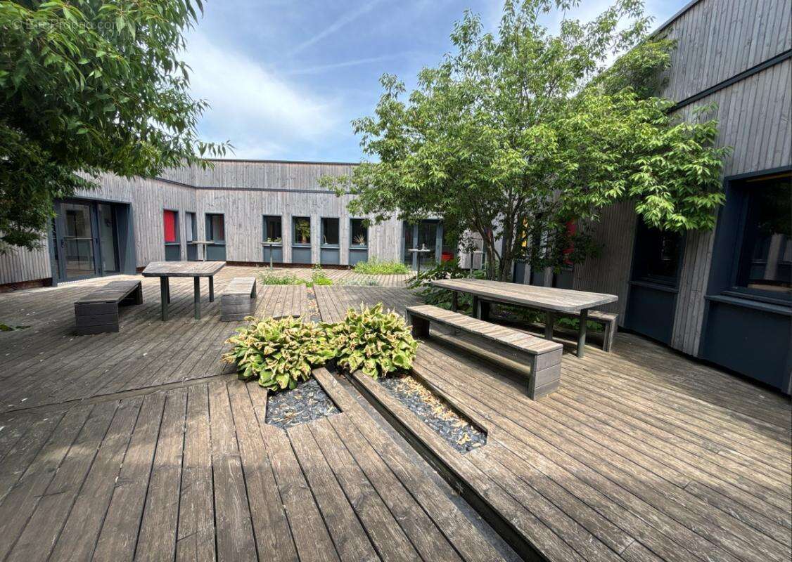 Commerce à VENISSIEUX