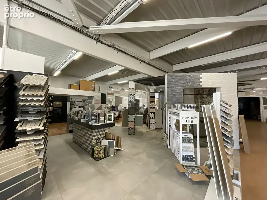 Cellule commerciale  St Avold 610 m2 - photo 5