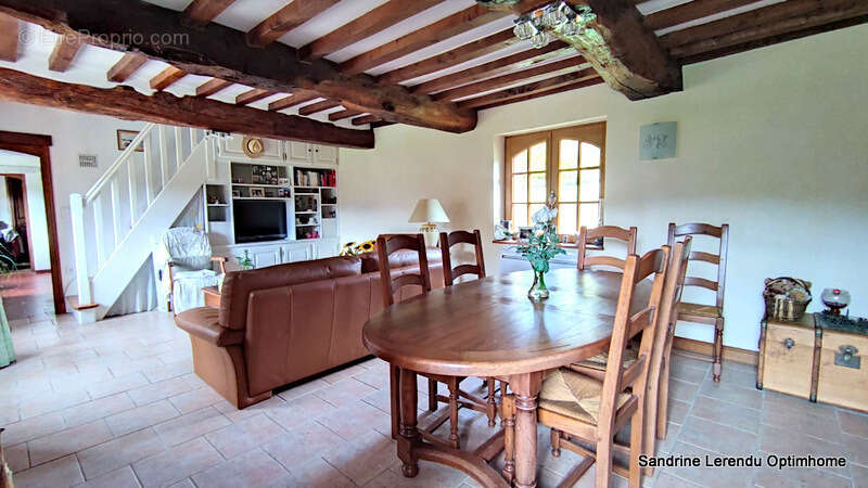 Maison à LE BEC-HELLOUIN