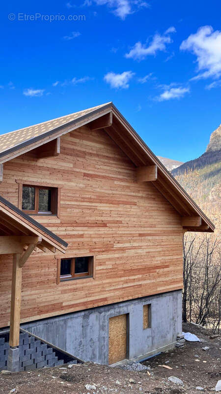 Maison à COLMARS