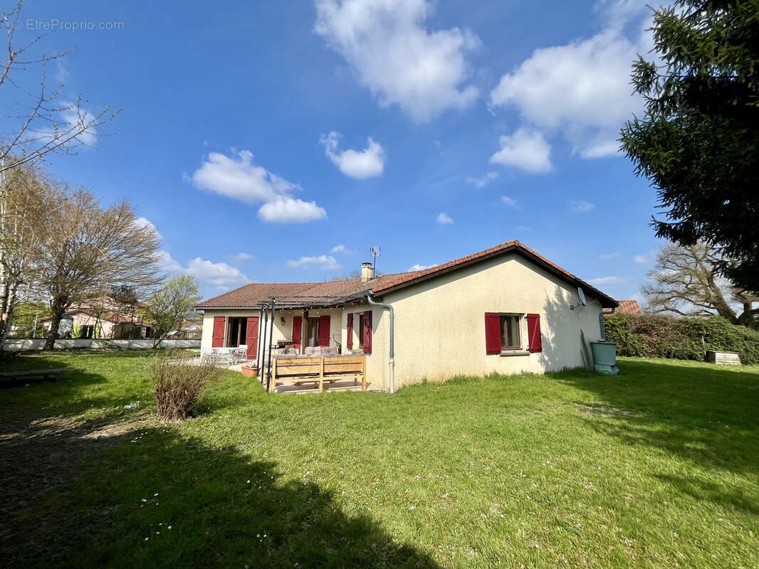 Maison à CHATILLON-SUR-CHALARONNE