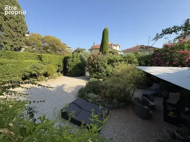 Cannes -charme et authenticite pour cet elegant appartement 2/3 pieces de 79m2 + cave dans immeuble bourgeois - photo 10