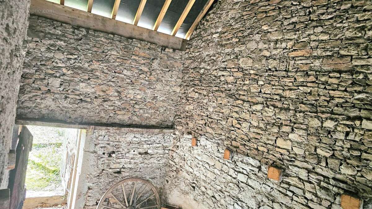 Photo 6 - Maison à VIRIEU-LE-GRAND