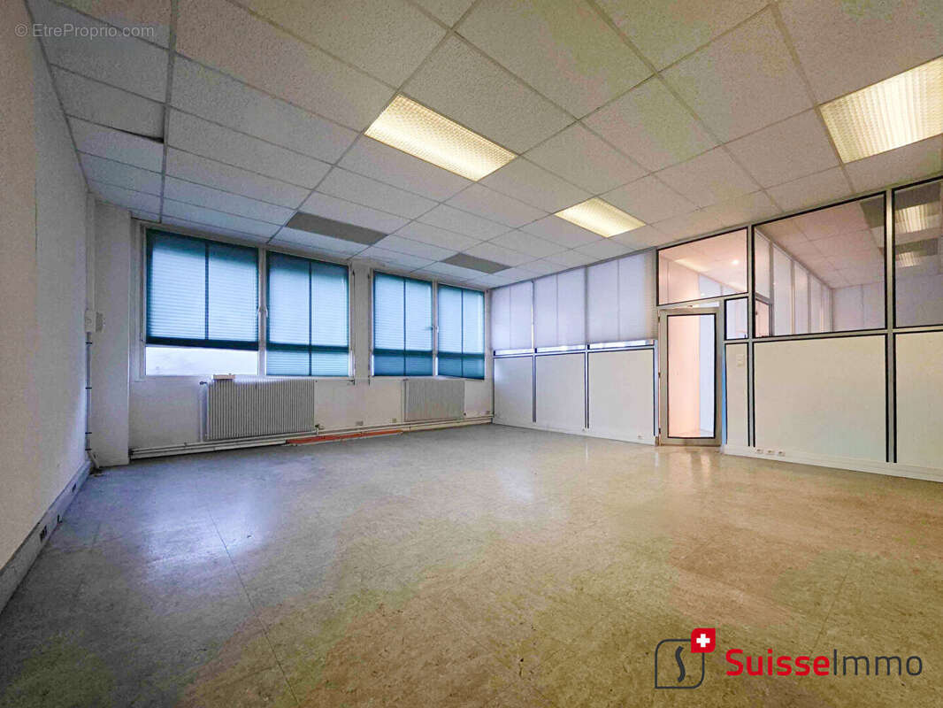 Commerce à PONT-DE-ROIDE