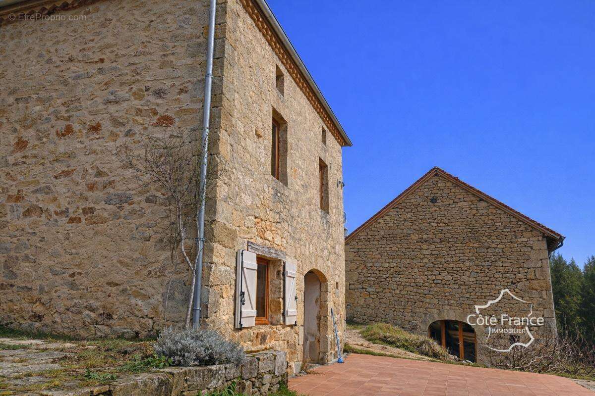 Maison à TEYSSIEU