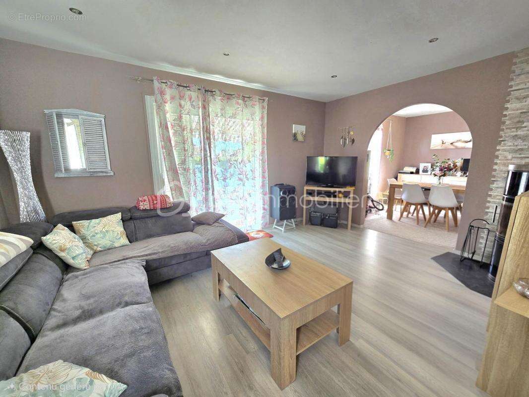 Maison de plain-pied rénovée – dépendance aménagée – Terrain 1000 m² – Randan - photo 5