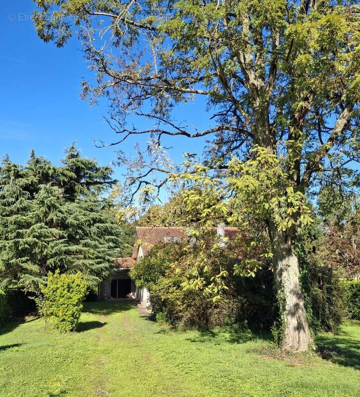 Maison à CHASSENEUIL-SUR-BONNIEURE