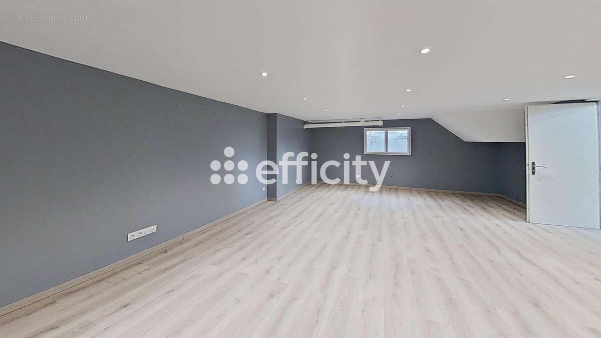 Maison 200 m² à Viry  - photo 9