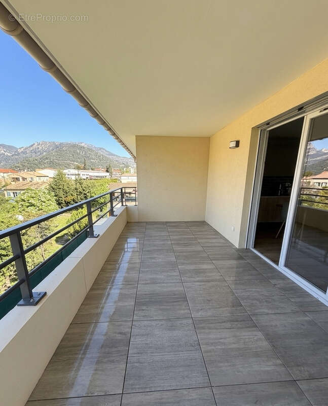 Appartement à SAINT-MARTIN-DU-VAR