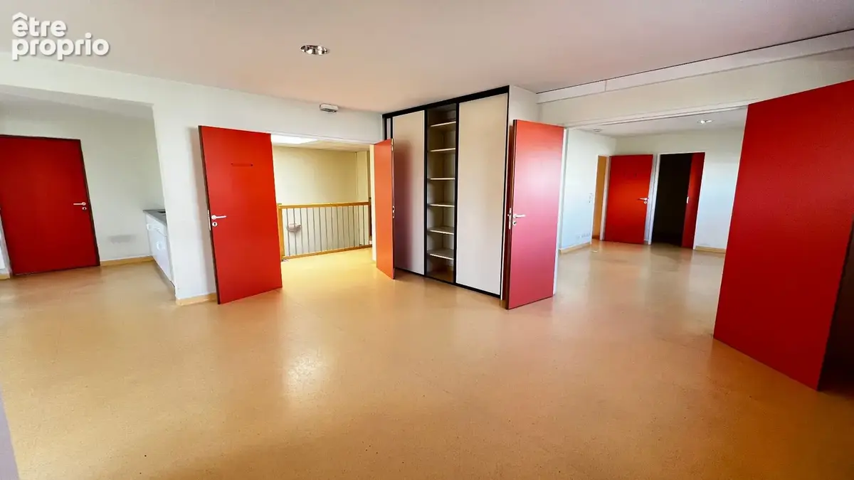 Local commercial Royan 577 m2 avec 29 parkings en plein centre de Royan - photo 11