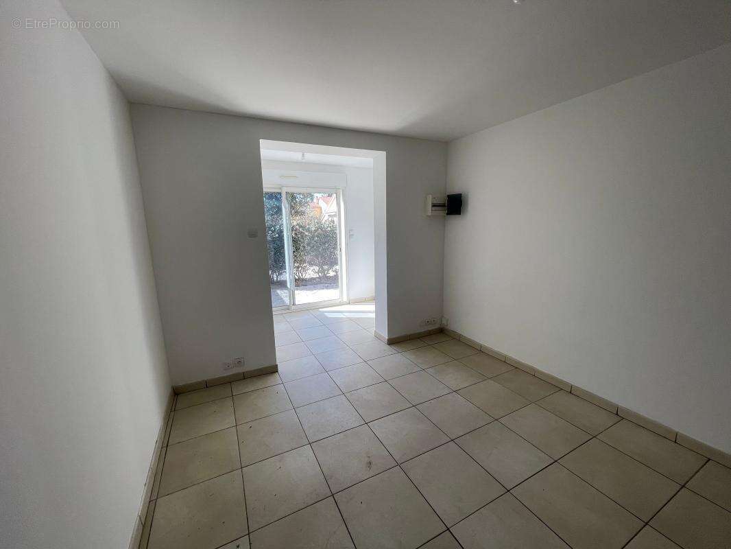 Appartement à SIX-FOURS-LES-PLAGES