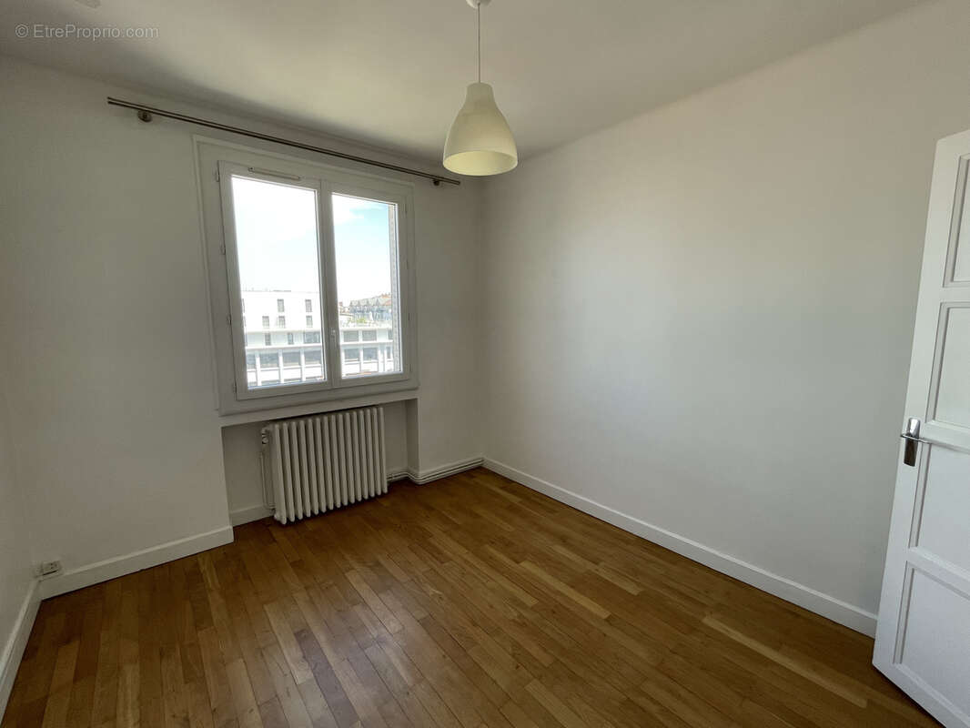 LYON 6 LAFAYETTE-PART-DIEU : T4 en étage élevé, en bon état et avec vue dégagée - photo 7