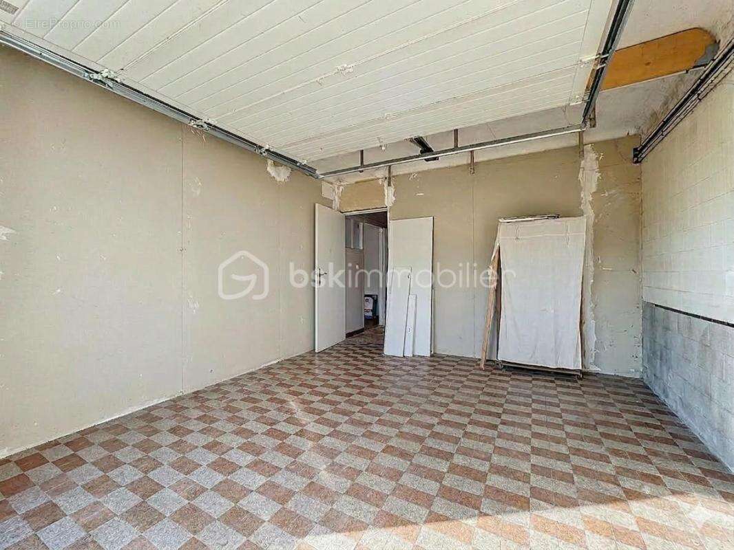 Maison en pierre avec garage attenant - photo 17