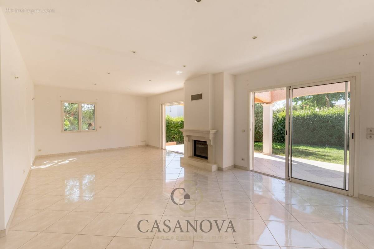 Maison à SAINT-GEORGES-D'ORQUES