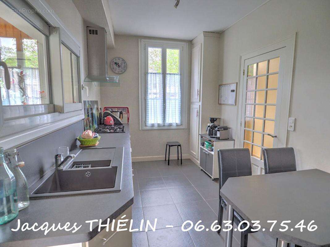 Maison à LONGUE-JUMELLES