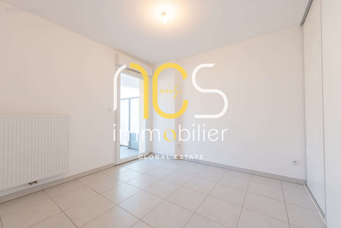Appartement à CHATEAUNEUF-LES-MARTIGUES
