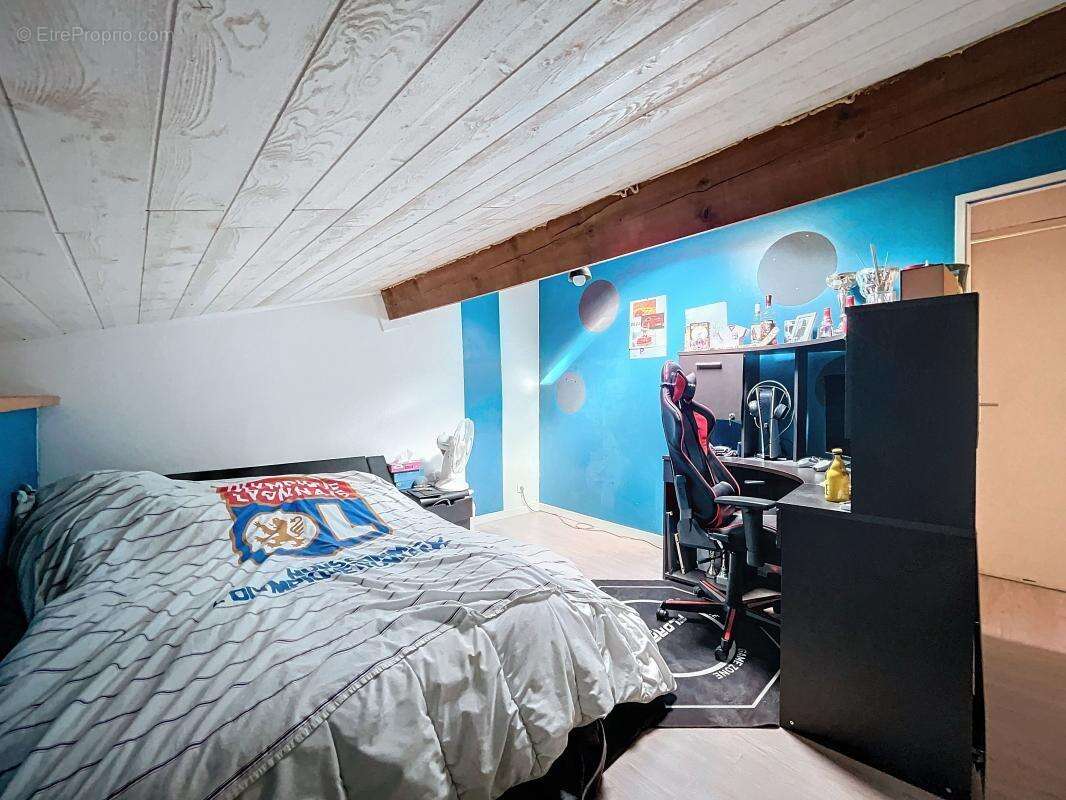 Maison à SAINT-JEAN-DE-MUZOLS