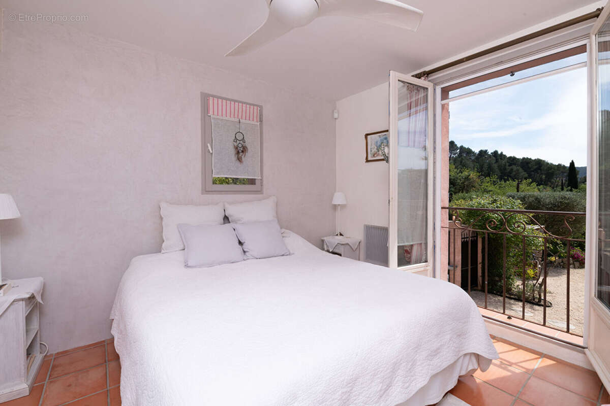 Maison à CUGES-LES-PINS