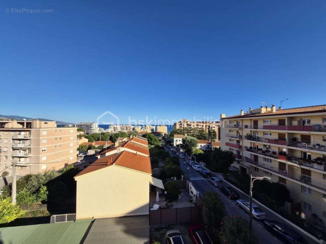 Appartement à ROQUEBRUNE-CAP-MARTIN