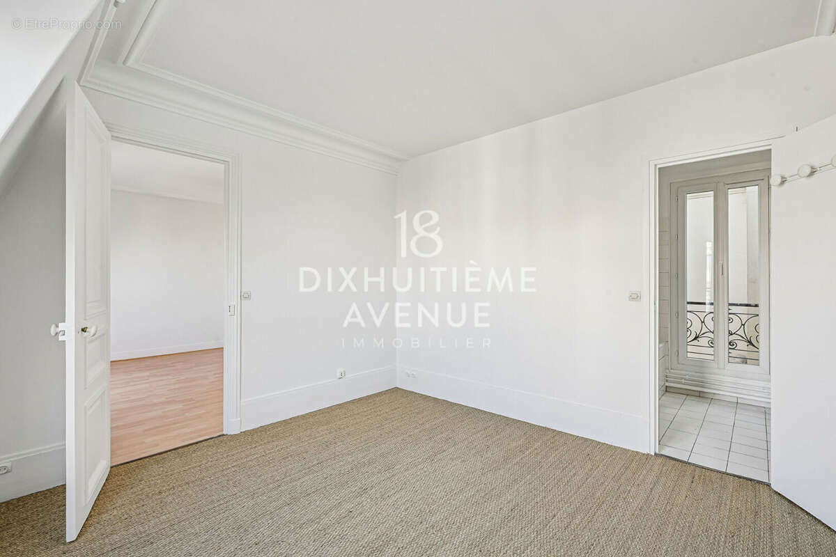 Appartement à PARIS-18E