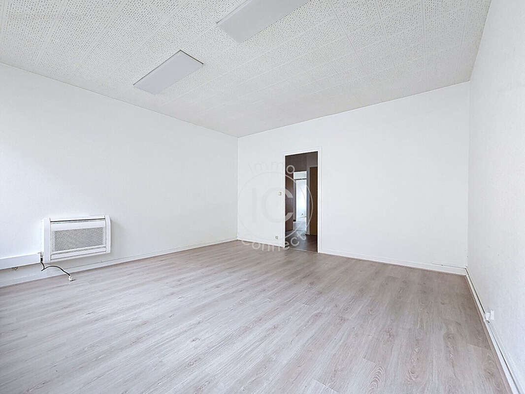 Commerce à VILLEFRANCHE-SUR-SAONE