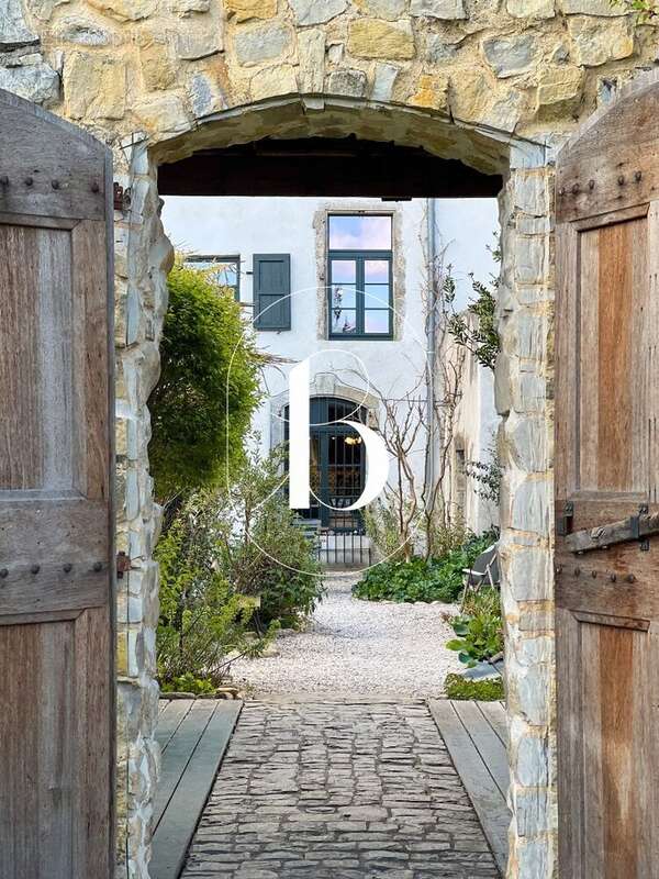 Maison à VEZENOBRES