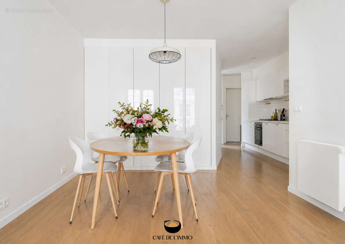 Appartement à PARIS-10E