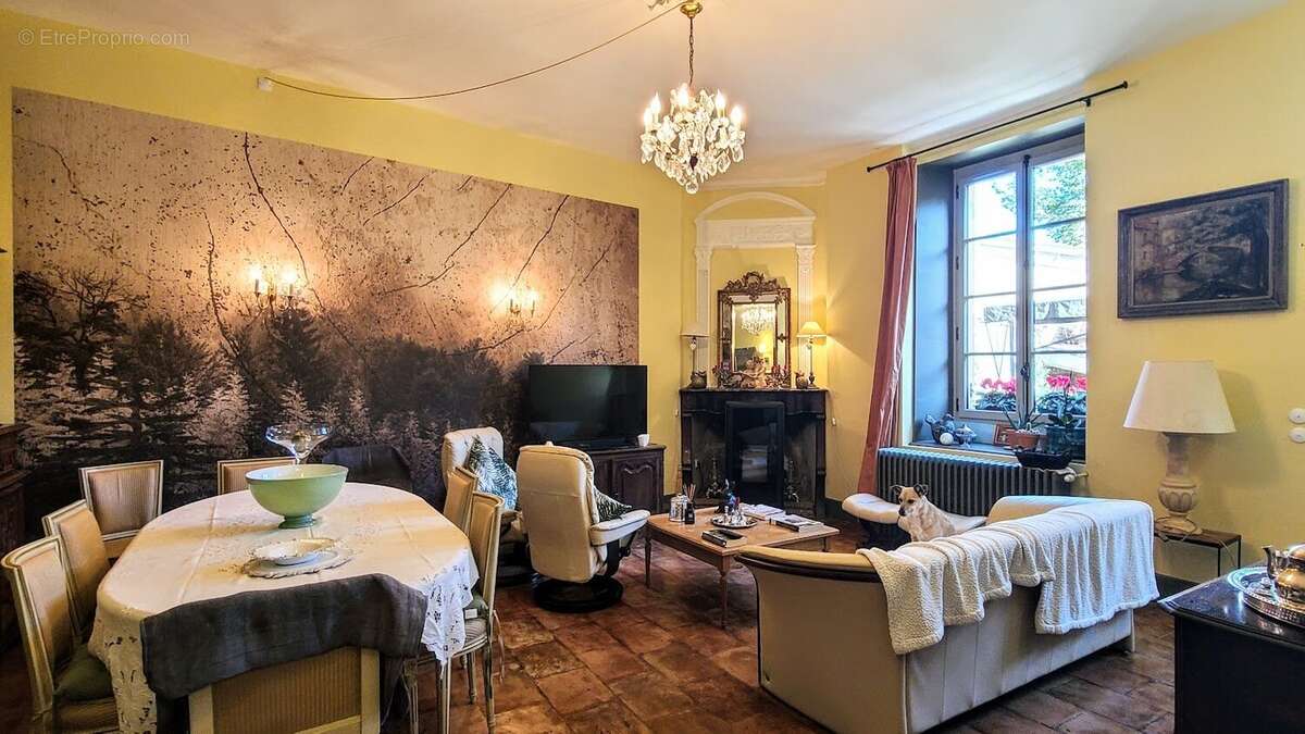 Demeure d'exception au coeur de Caussade ? 345 m² entièrement rénovés en 2024 ? DPE A ? Garanties décennales jusqu'en 2034 ? Jar - photo 6