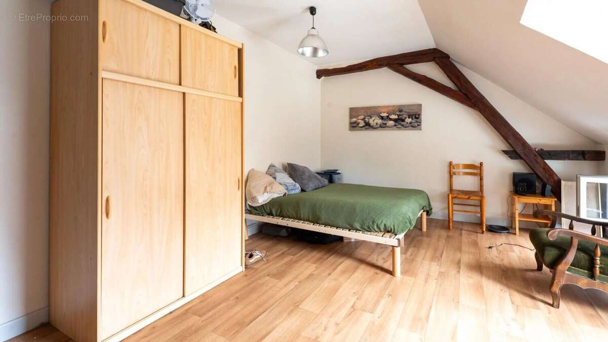 Souillac, Hyper centre, immeuble de 3 appartements. - photo 8
