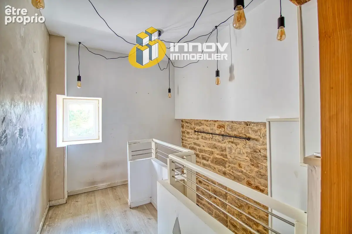 Maison de ville + dépendances - photo 8