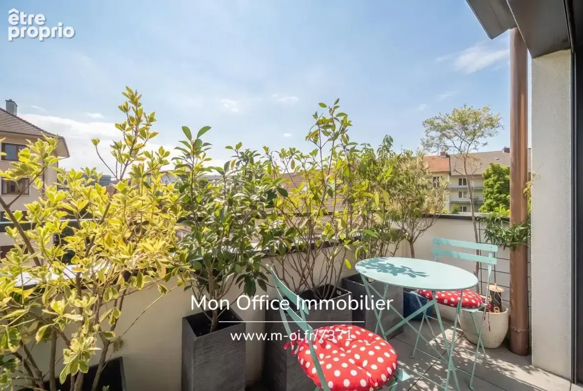 Référence : 7371-TCA - Appartement 4 pièces de 85m2 avec terrasse vue montagne et garage double rue Louis Boch (Annecy centre-vi - photo 8