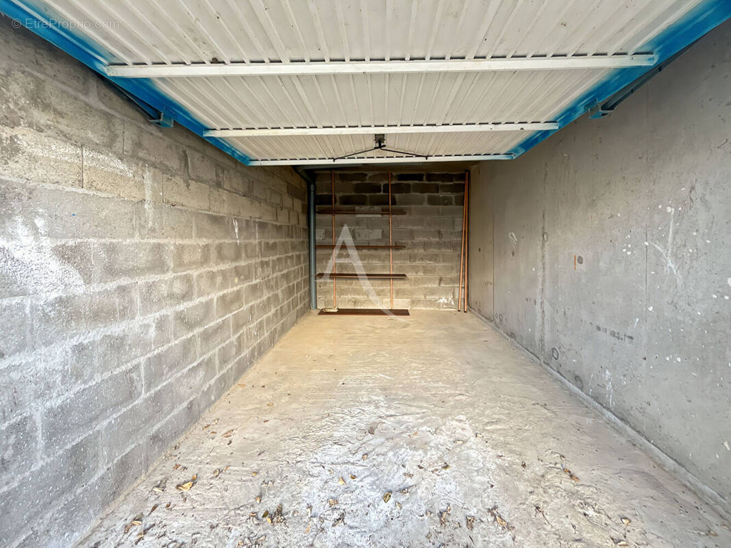 Parking à SAINT-HILAIRE-DE-RIEZ