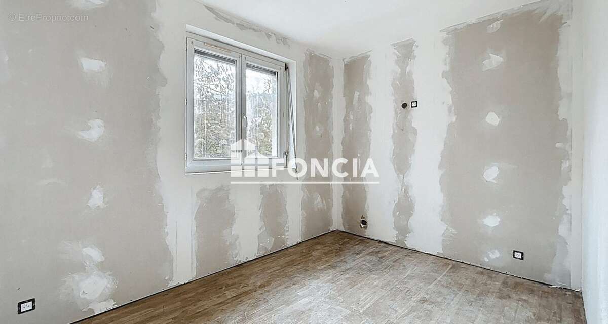 Maison à SAINT-SULPICE-LAURIERE