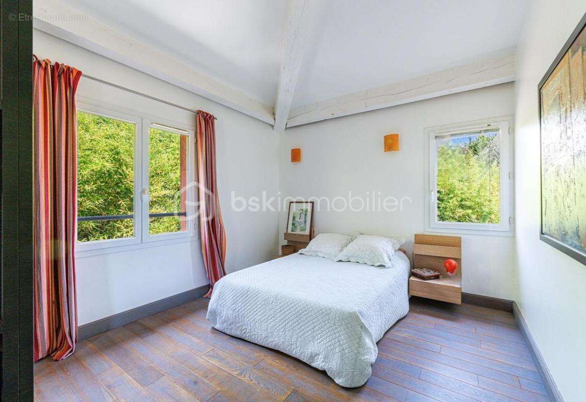 Élégante bastide avec vue mer, piscine et 160 m² d'annexes - photo 3