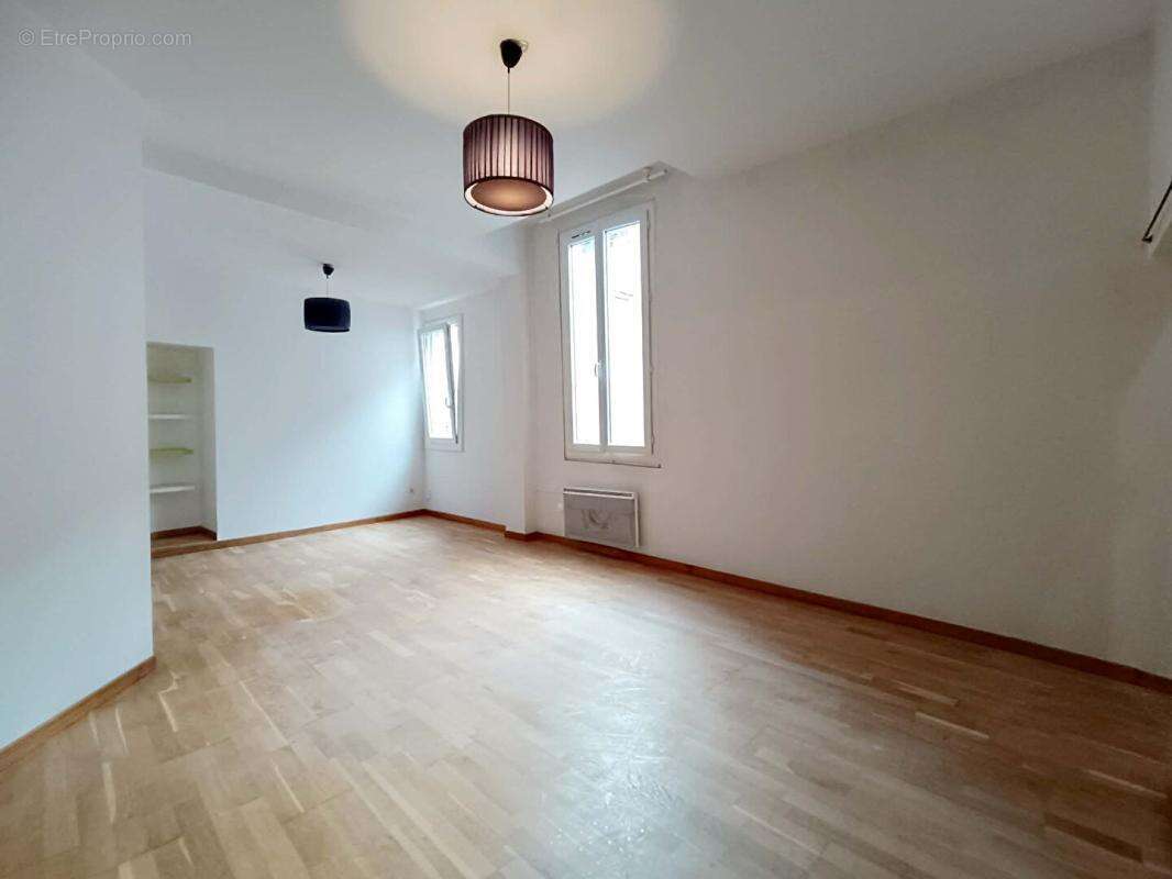 Maison à SAINT-CHAMAS
