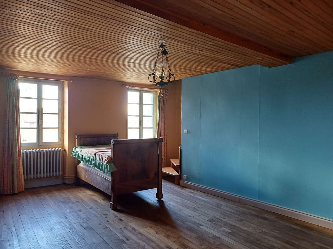 Maison à PEYRUSSE-LE-ROC