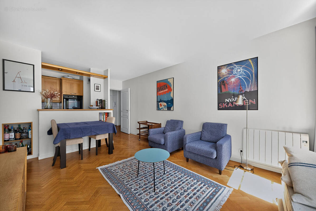 Appartement à PARIS-11E