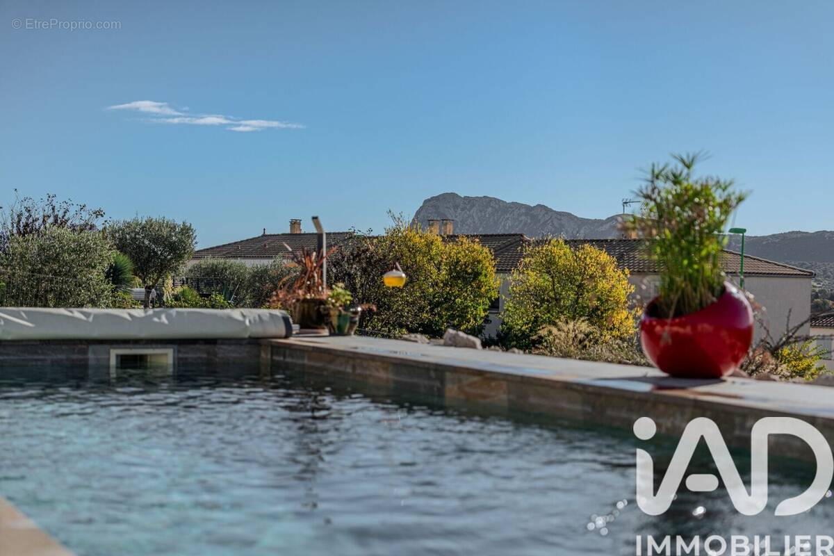 Photo 1 - Maison à SAINT-MARTIN-DE-LONDRES