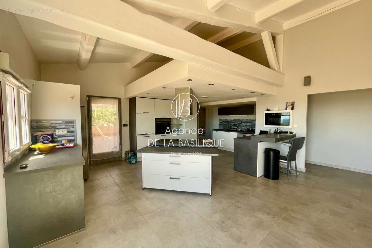 Maison à SAINT-MAXIMIN-LA-SAINTE-BAUME