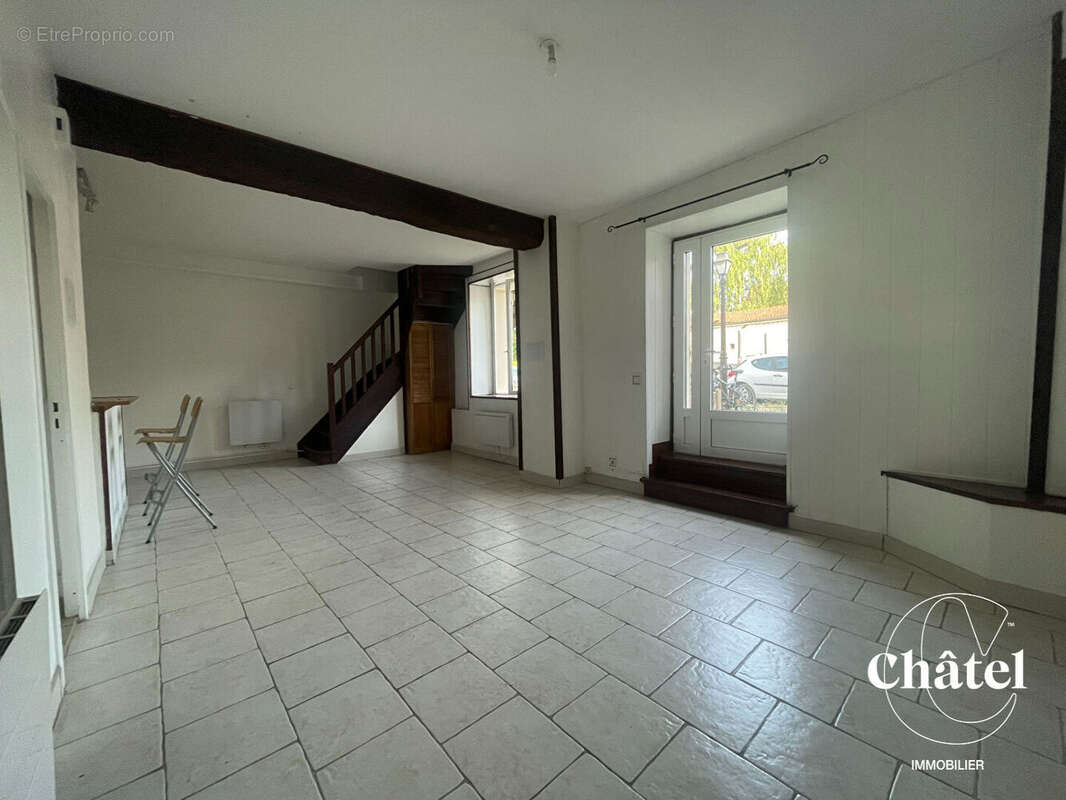 Appartement à LA CHAPELLE-EN-SERVAL