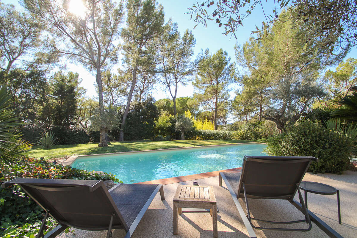 Maison à PUGET-SUR-ARGENS