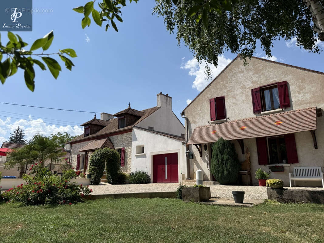 Maison à LONGECOURT-EN-PLAINE