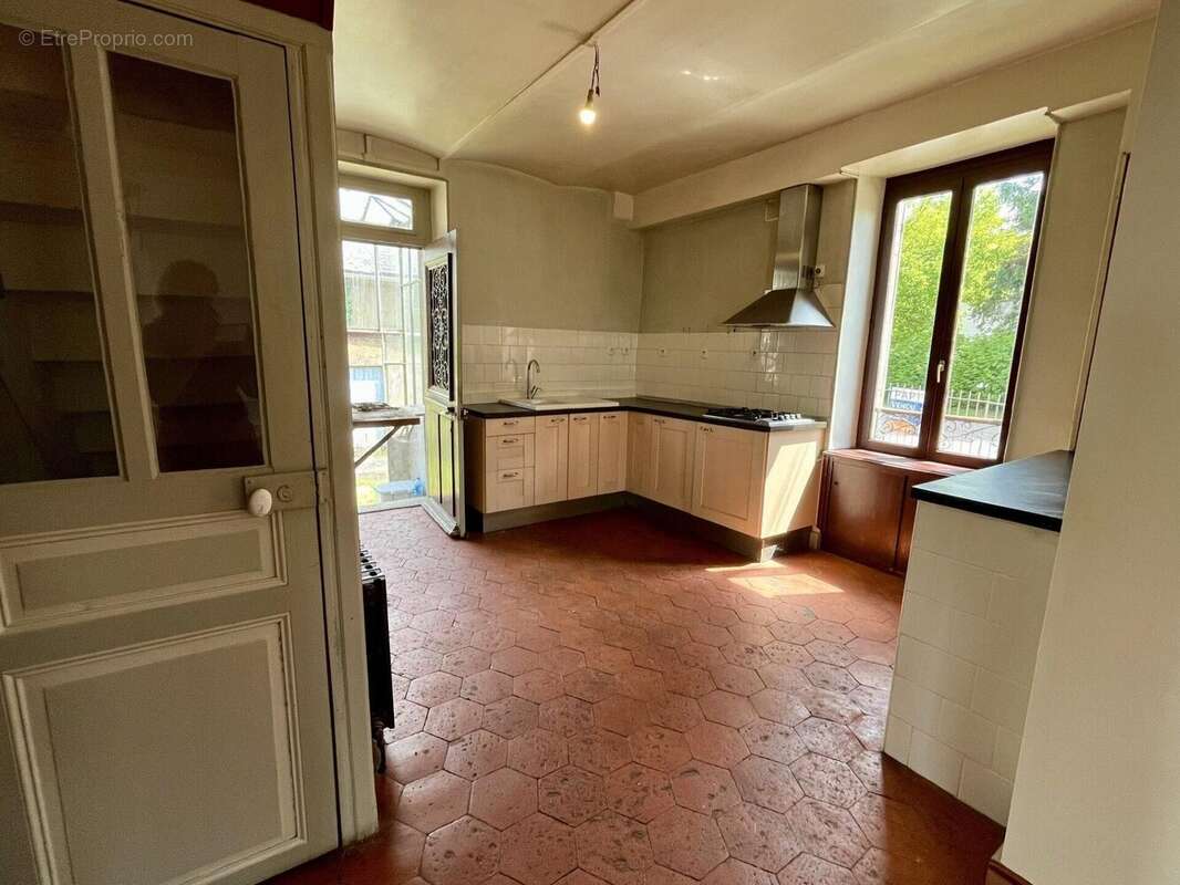 Maison 105 m² à Lormes  - photo 7