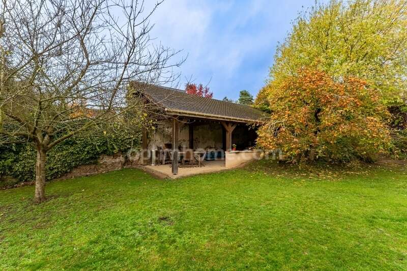 SAINT-PRIX, VAL D’OISE (95) : Propriété de 230 m² habitables (255 m² au sol) - 9 pièces principales - 7 chambres - 3 garages – P - photo 22